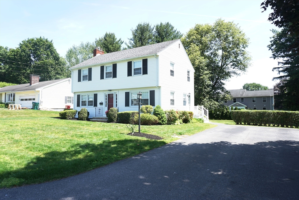 40 Miriam Ln