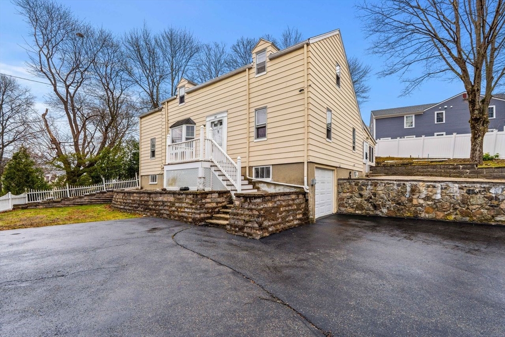 380 Cross Street