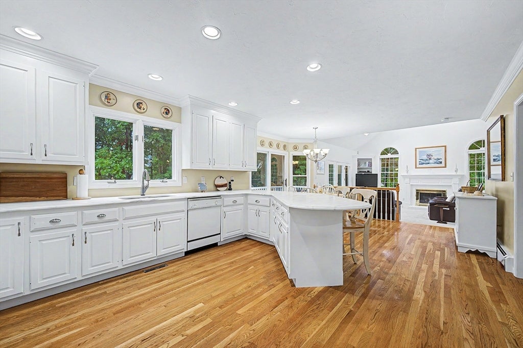 4 Mary Way, Foxboro, MA, 4 Mary Way, Foxboro, MA Photo #5