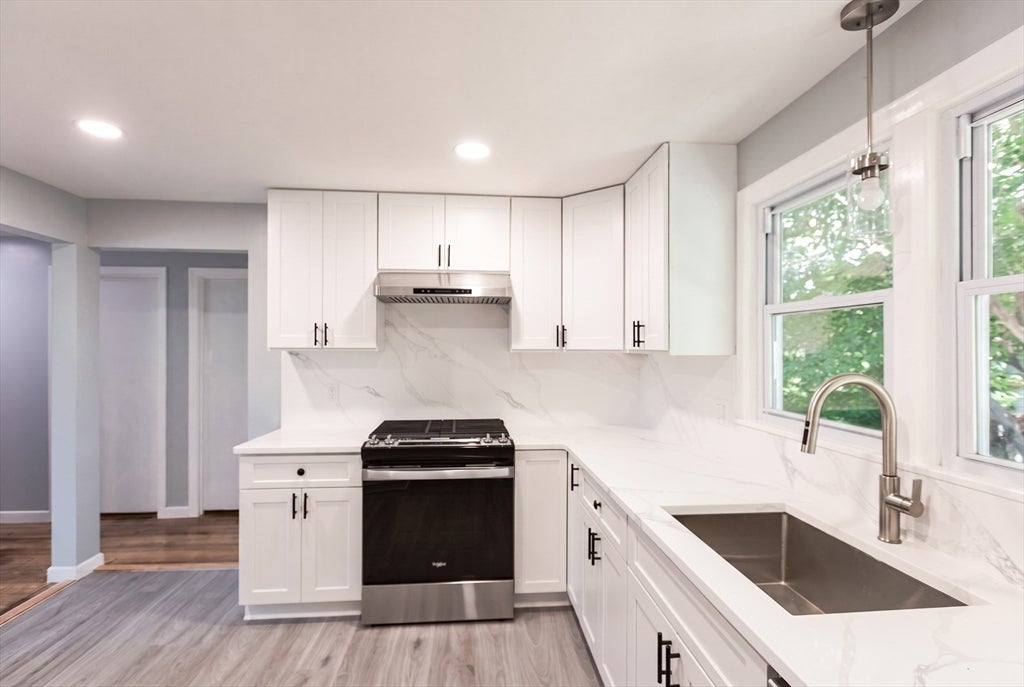 10 Michael Rd, Randolph, MA, 10 Michael Rd, Randolph, MA Photo #12
