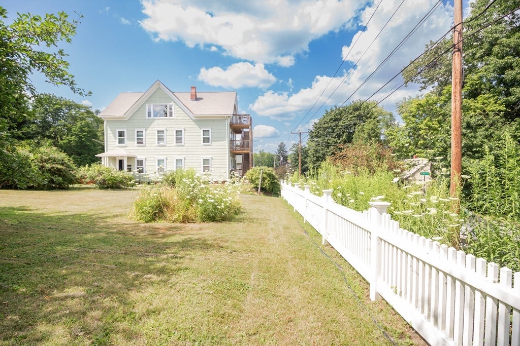 18 Steele St, Worcester, MA, 18 Steele St, Worcester, MA Photo #2