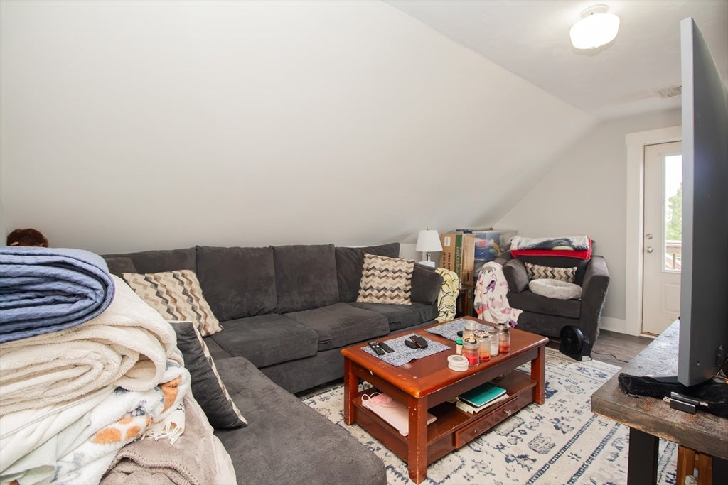 18 Steele St, Worcester, MA, 18 Steele St, Worcester, MA Photo #24
