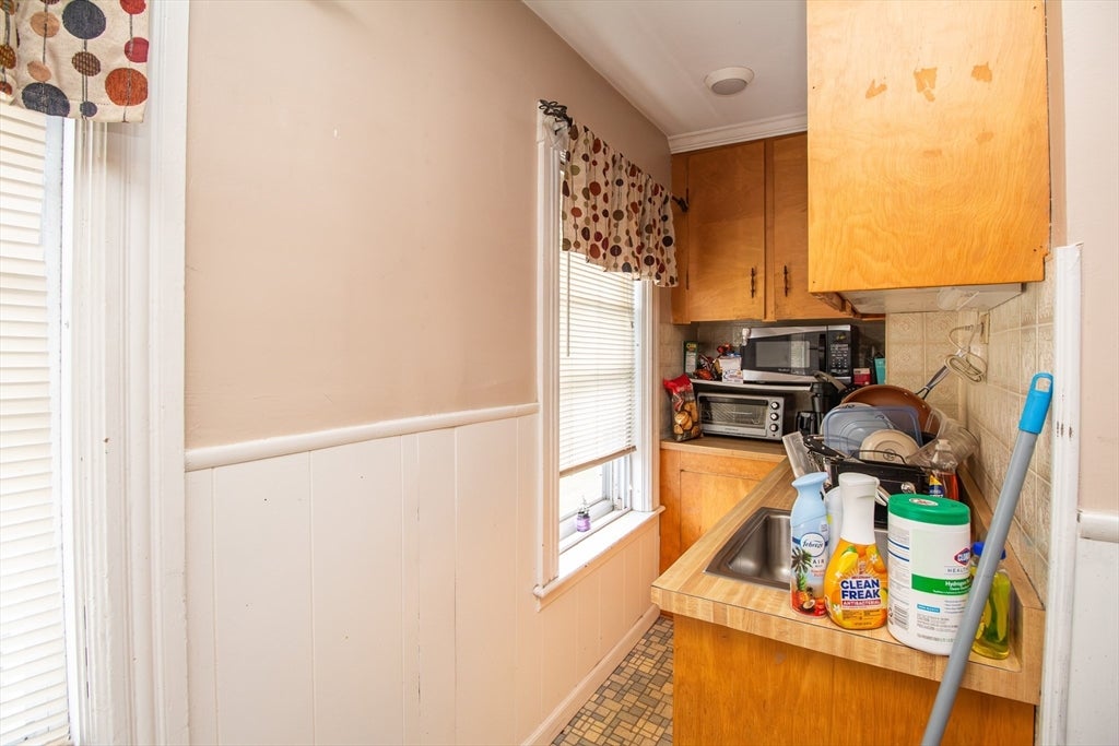 18 Steele St, Worcester, MA, 18 Steele St, Worcester, MA Photo #30