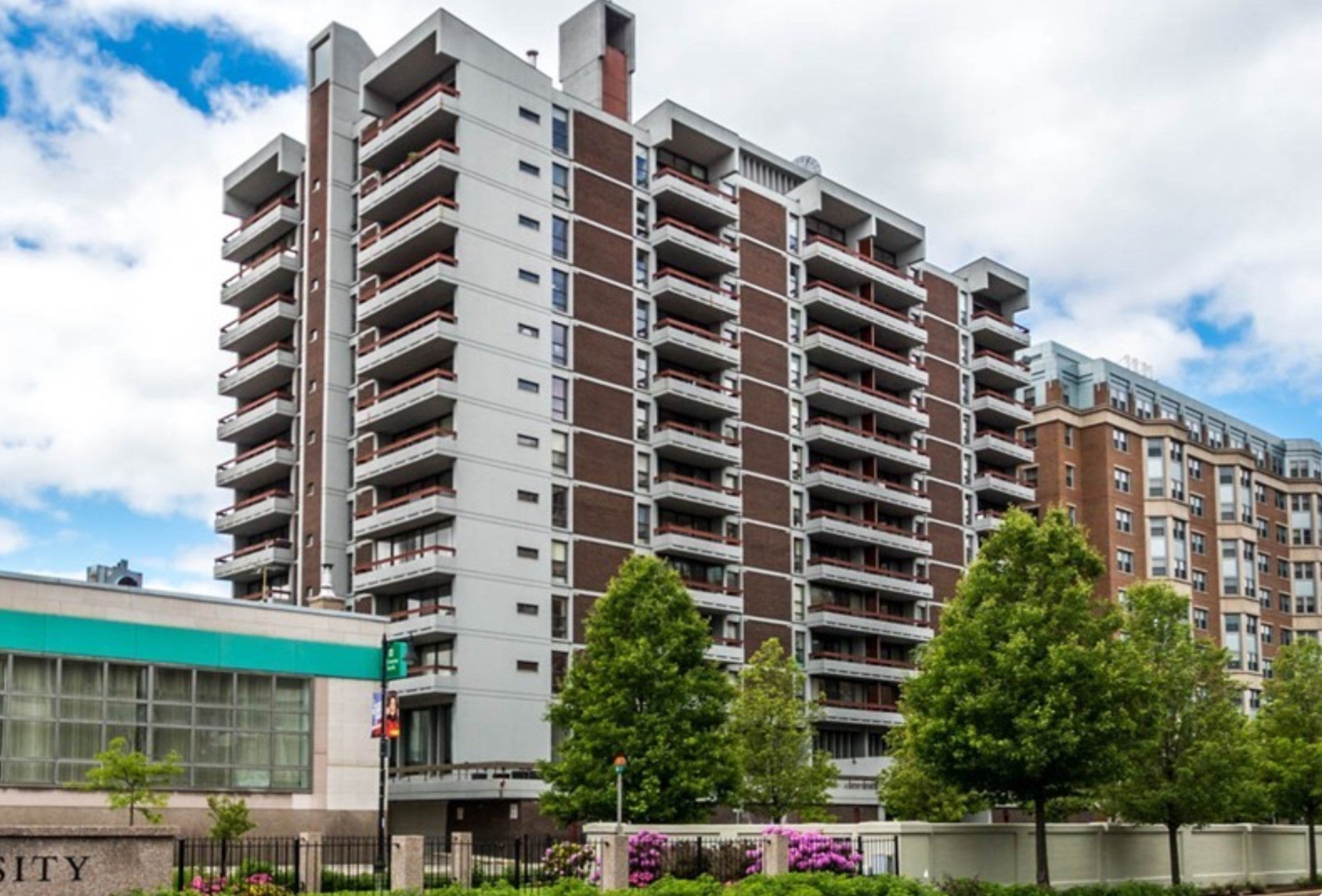 Photo of 566 Commonwealth Ave, Boston, MA