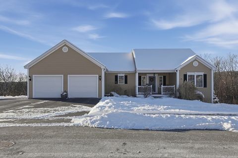 38 Hemlock Rd Ashburnham MA 01430