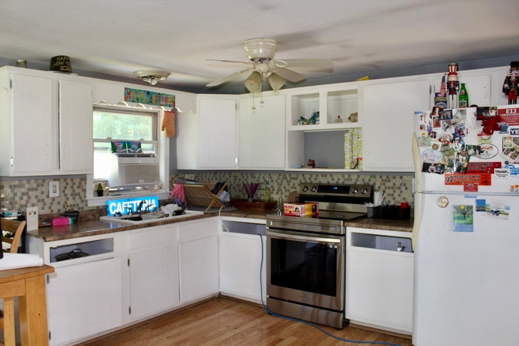 8 Howard George Ct, Salisbury, MA Photo #2