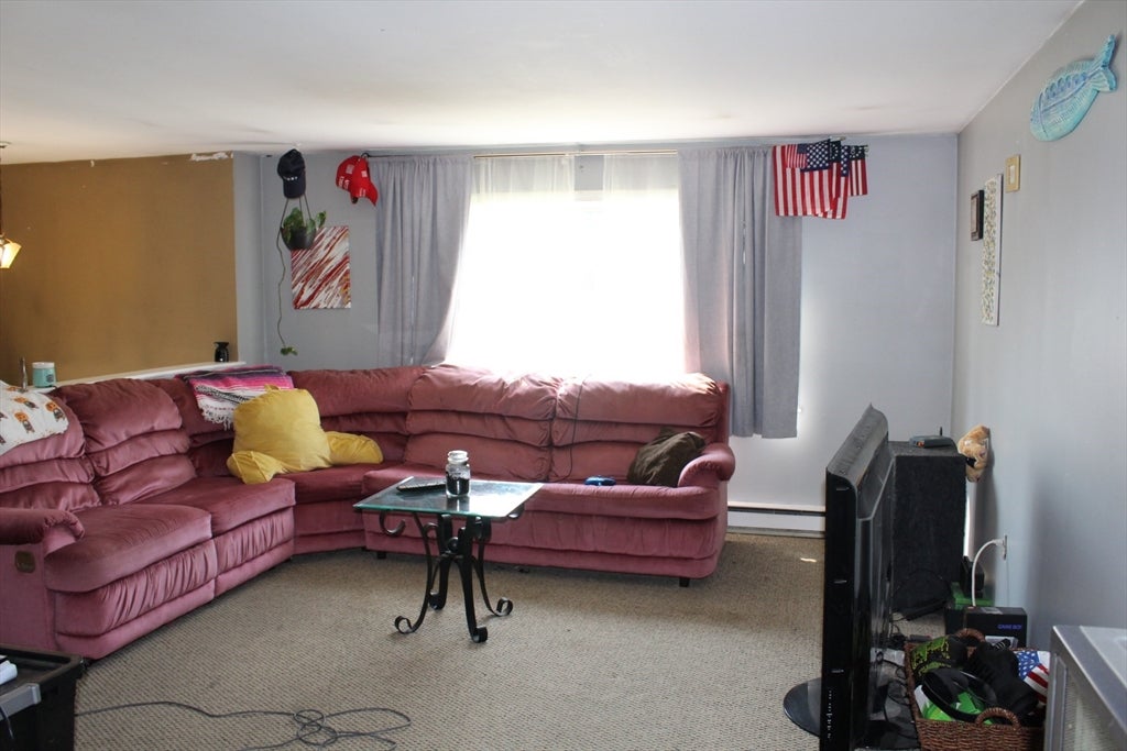 8 Howard George Ct, Salisbury, MA Photo #3