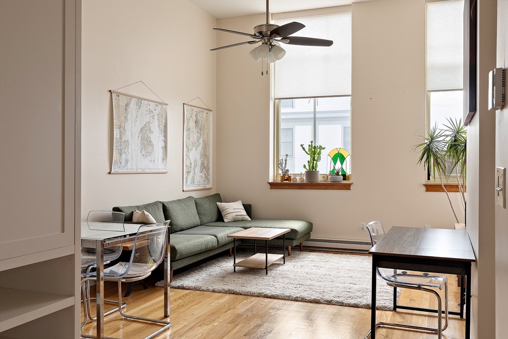 350 W 4th St 402