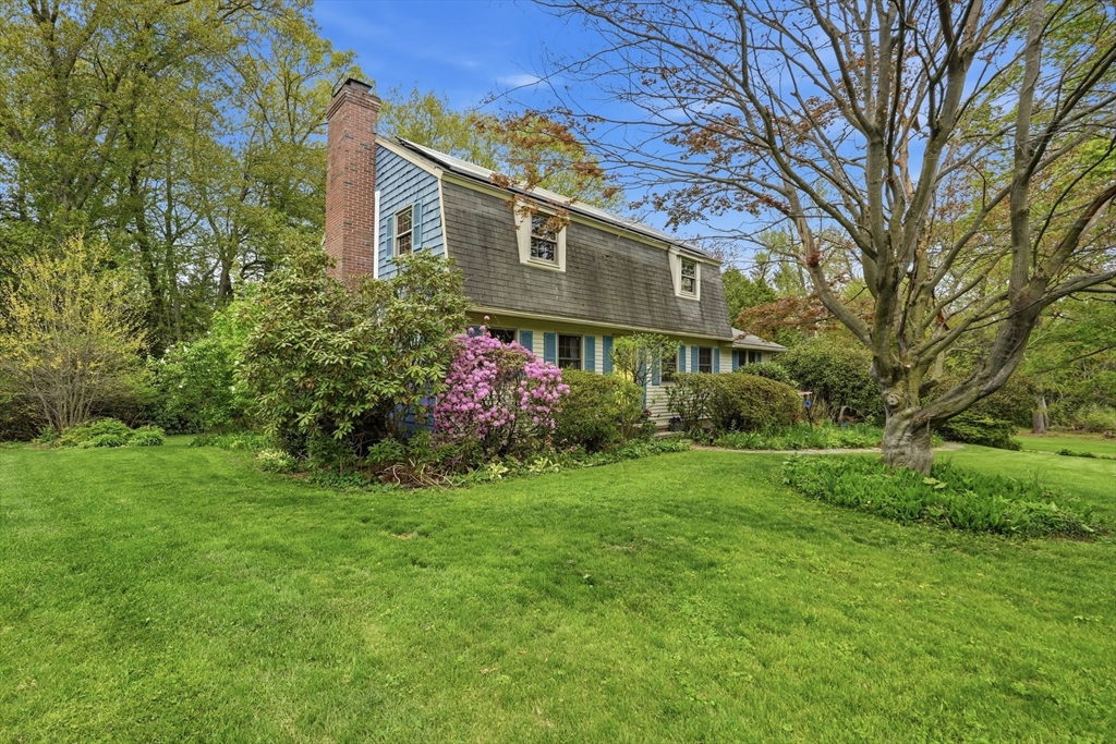 6 Woodlawn Rd