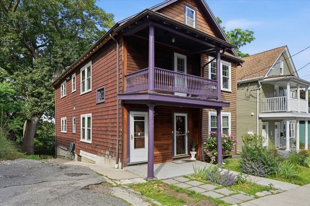 16-18 Logan St