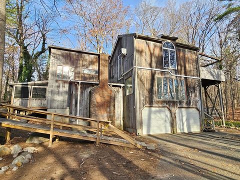 16 Juckett Hill Dr Belchertown MA 01007