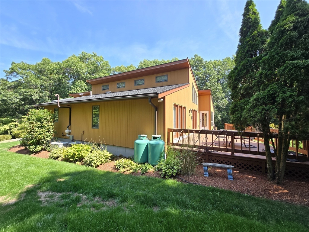 81 Sanford St