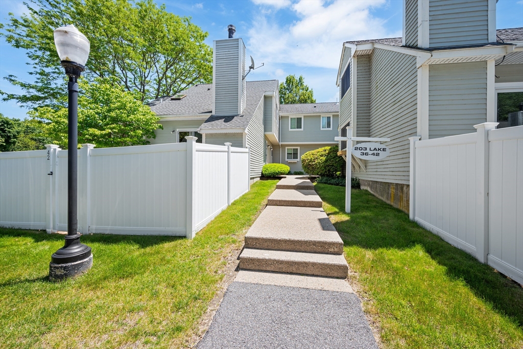 203 Lake St 42