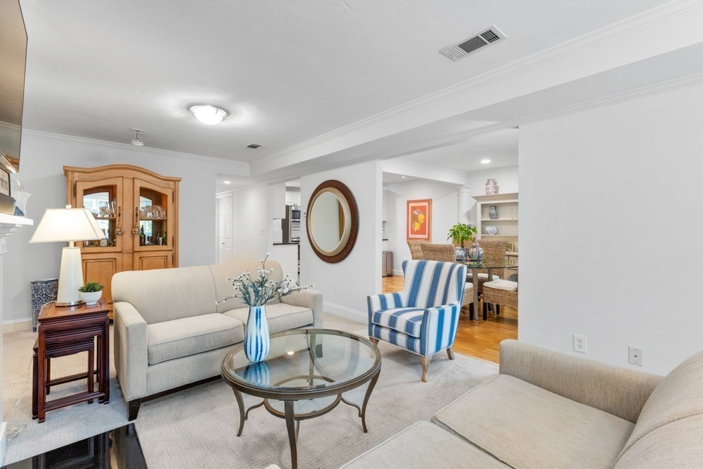 84 Walpole St 1C