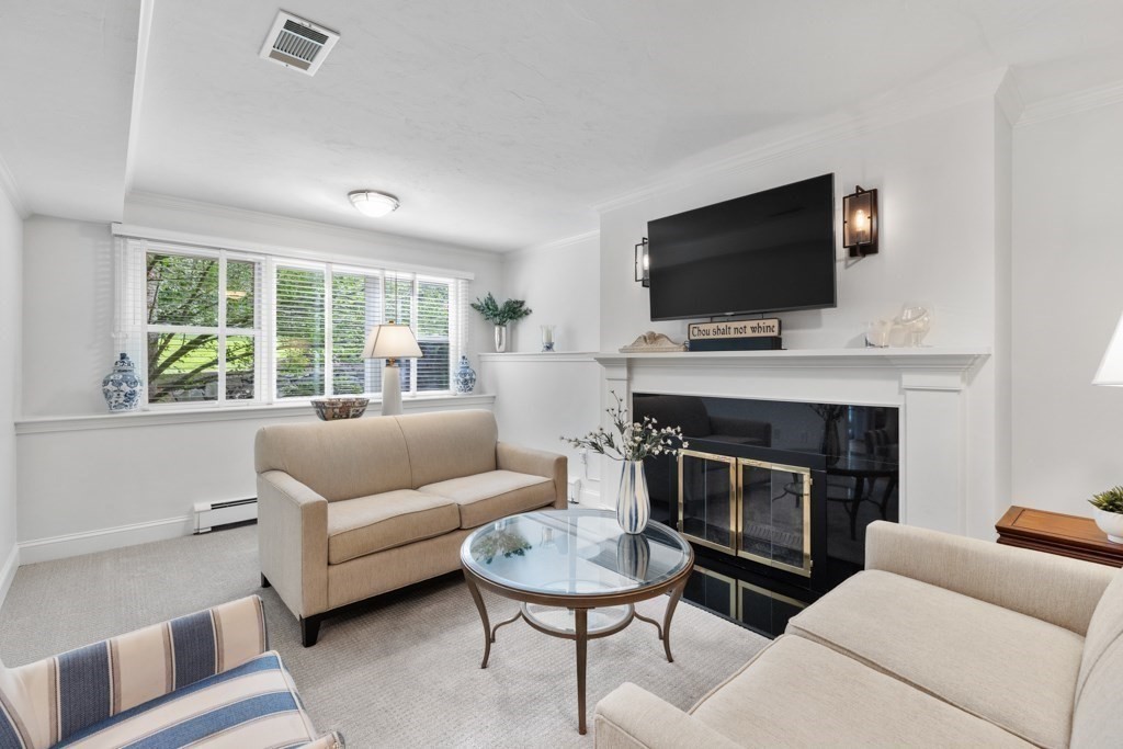 84 Walpole St 1C