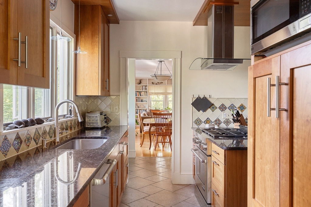 223 Lakeview Ave 223
