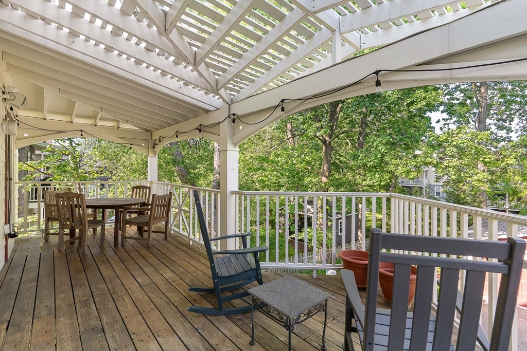 223 Lakeview Ave 223