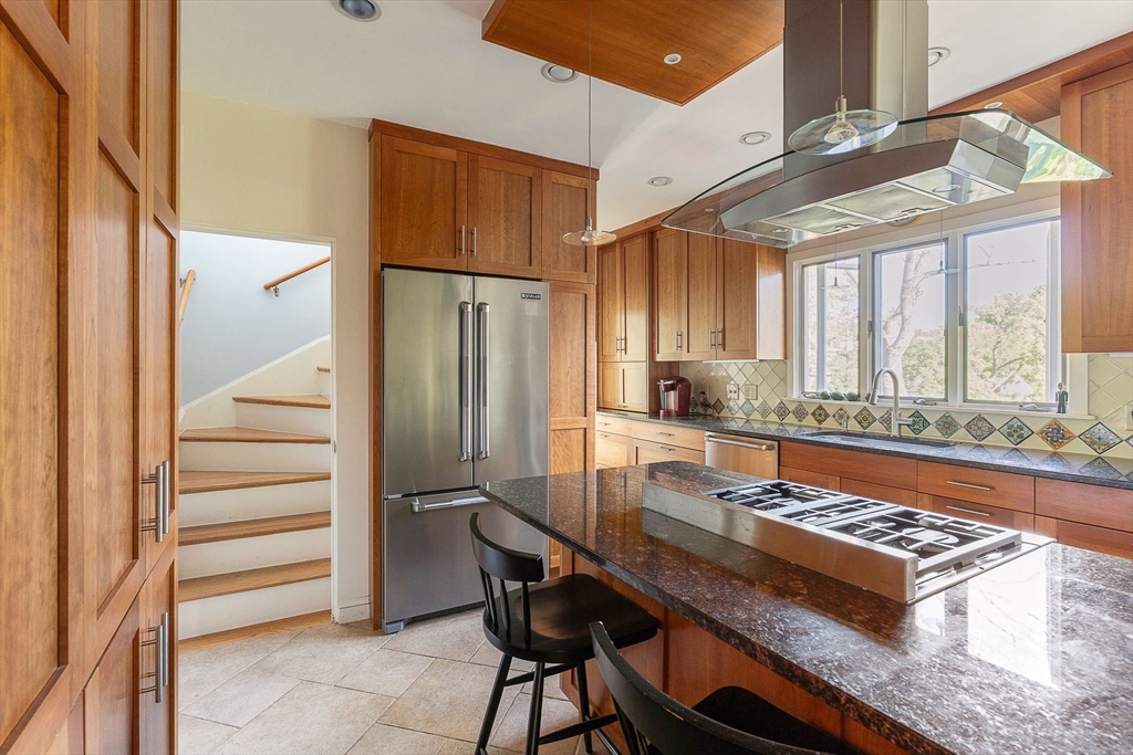 223 Lakeview Ave 223