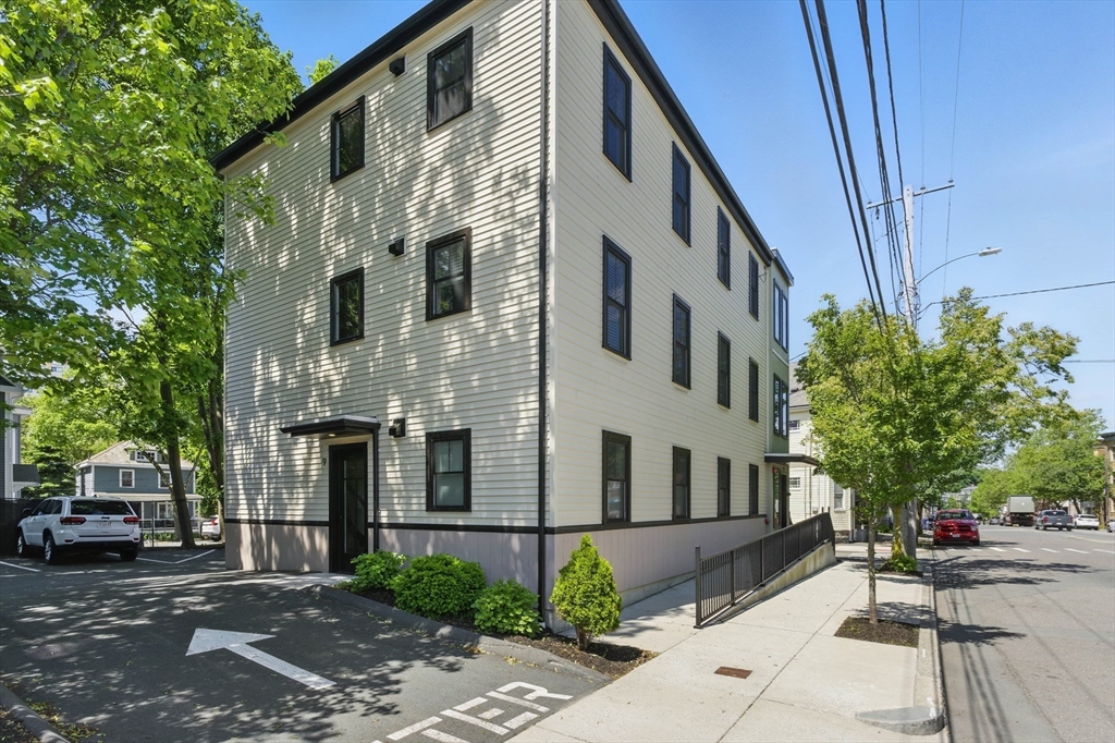 9 Boston St 3