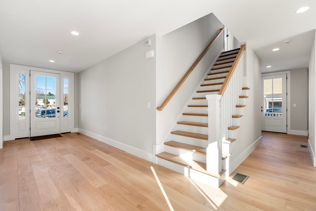 64 Country Farm Road, Framingham, MA, 64 Country Farm Road, Framingham, MA Photo #2
