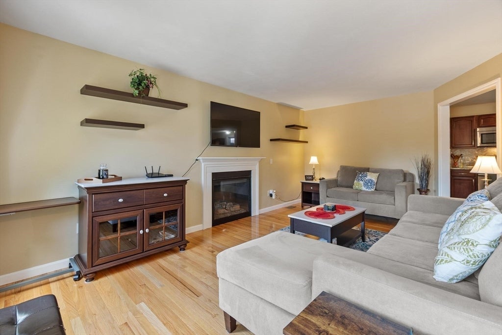 30 Morningside Dr, Haverhill, MA, 30 Morningside Dr, Haverhill, MA Photo #4