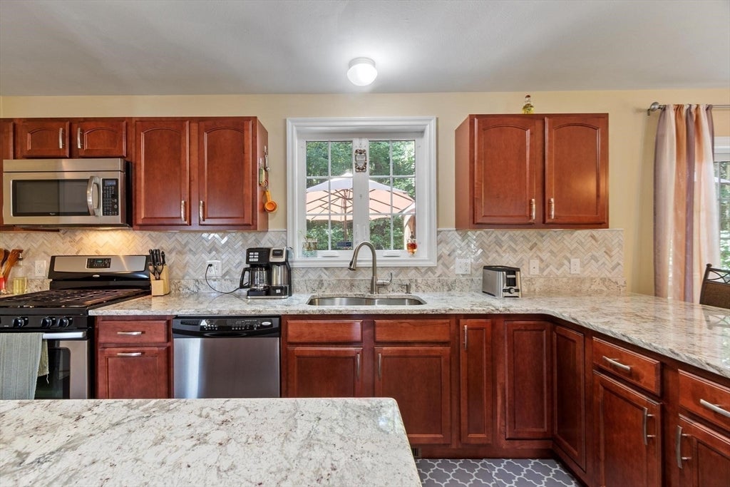 30 Morningside Dr, Haverhill, MA, 30 Morningside Dr, Haverhill, MA Photo #8
