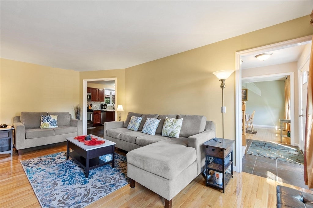 30 Morningside Dr, Haverhill, MA, 30 Morningside Dr, Haverhill, MA Photo #3