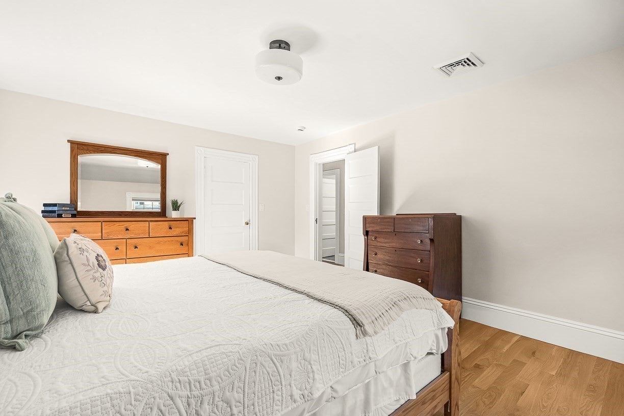 15 Lloyd Street, Winchester, MA, 15 Lloyd Street, Winchester, MA Photo #25