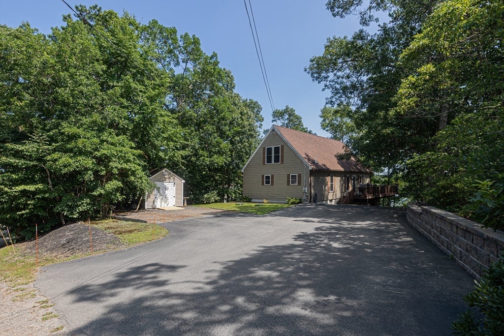 42 Lake View Blvd