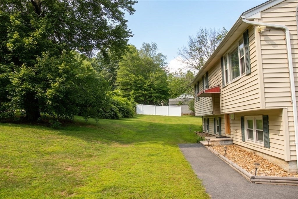 19 Long Pond Road, Tyngsborough, MA Photo #2