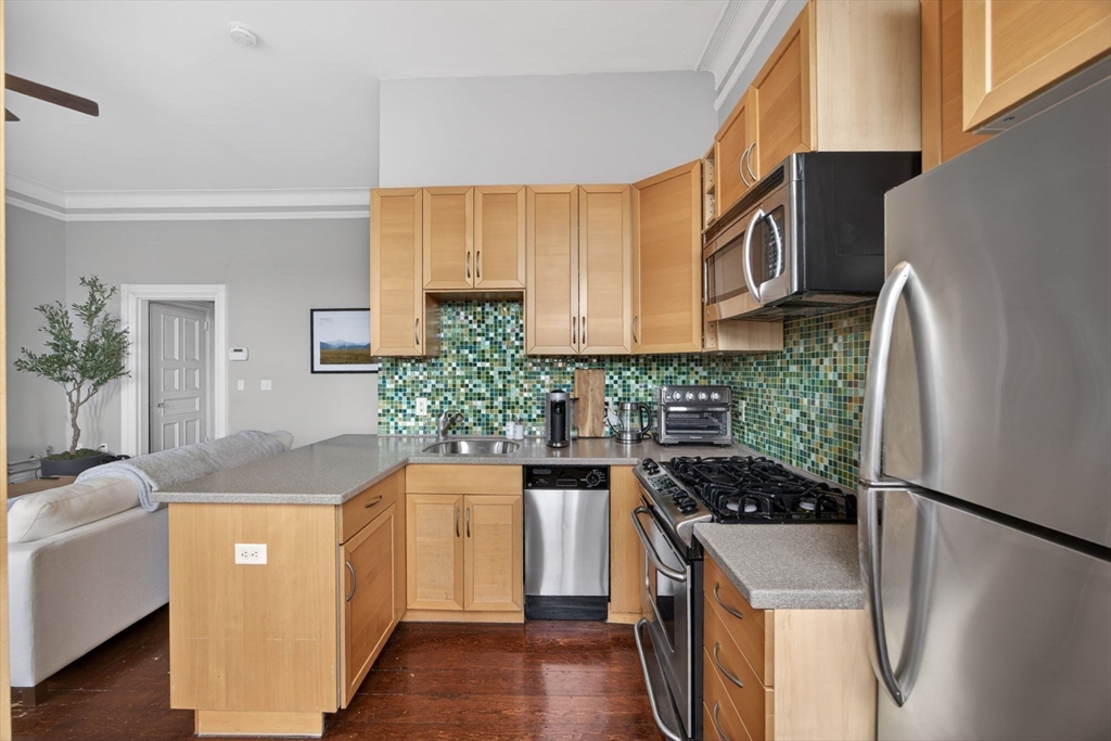 261 Commonwealth Ave 8