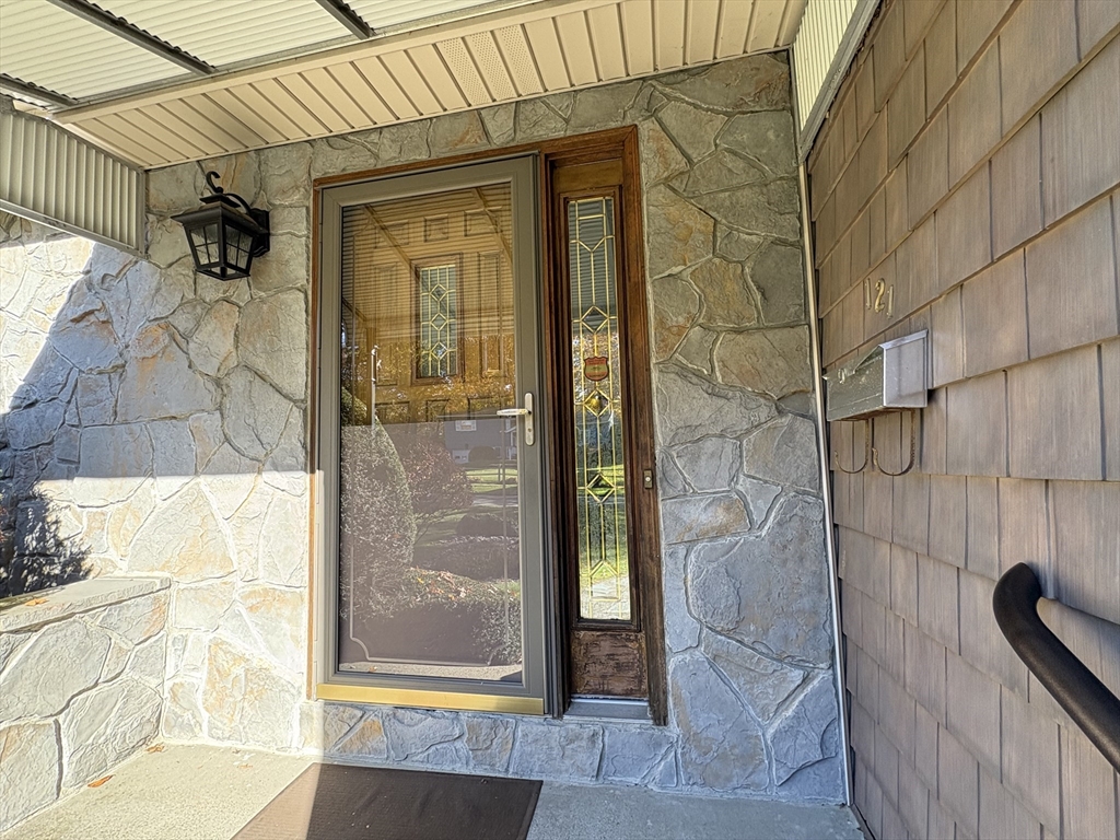 121 West Meadowview Road