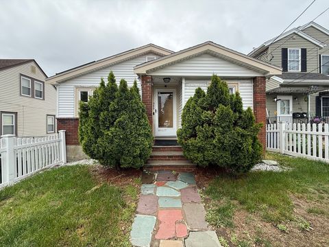 Photo of 300 Mountain Ave #1, Revere, MA 02151 (MLS # 73526679)