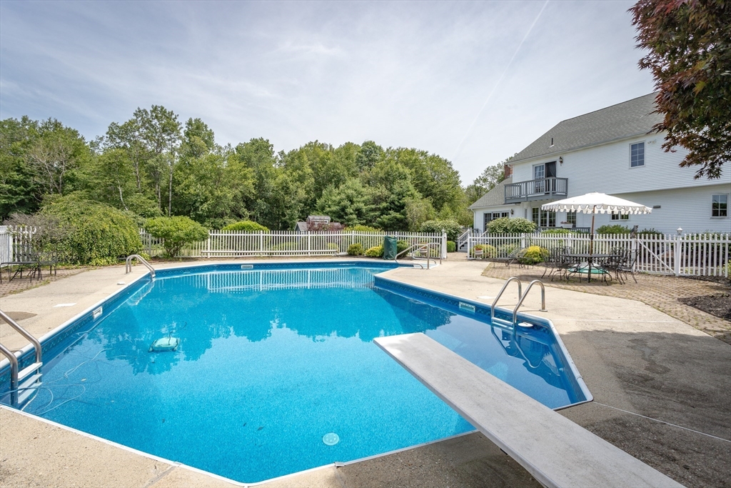 32 Crescent Ridge