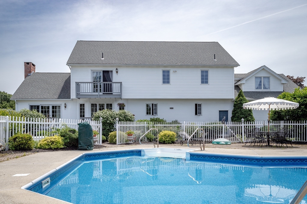 32 Crescent Ridge