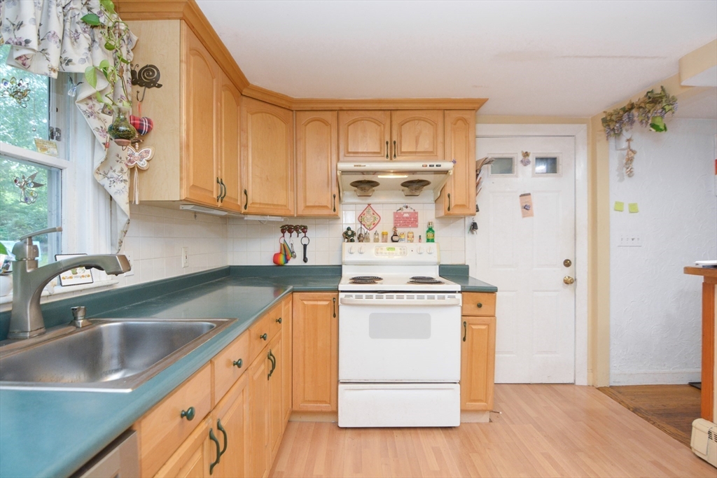 1242 Bay Rd