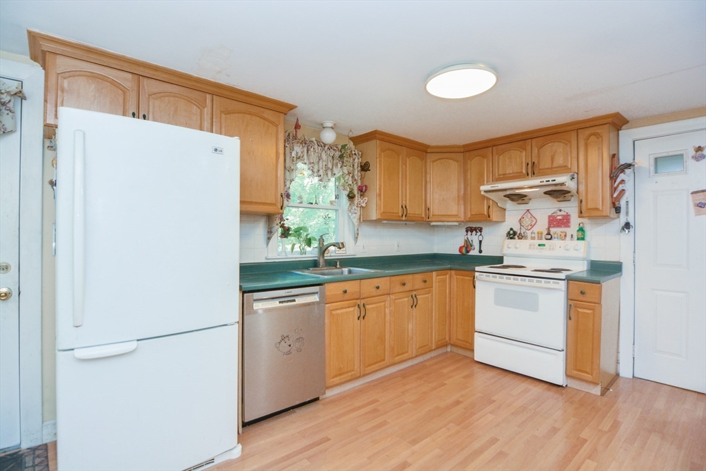 1242 Bay Rd