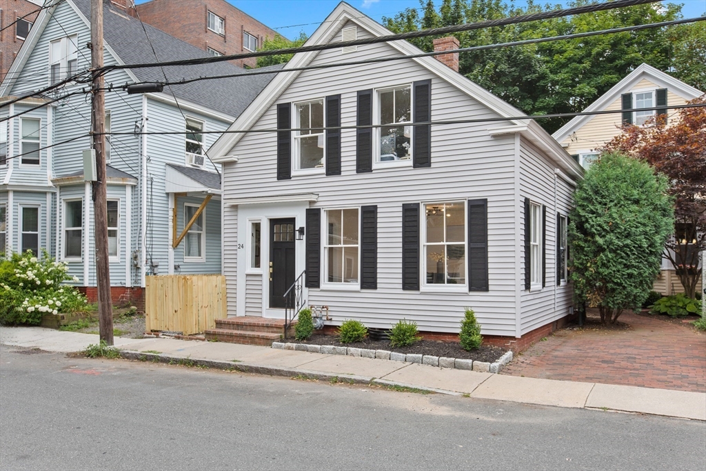 View Newburyport, MA 01950 house