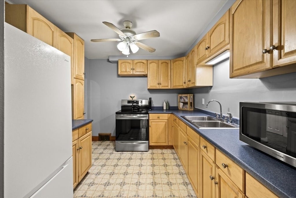 35 Anawan St, Rehoboth, MA, 35 Anawan St, Rehoboth, MA Photo #12