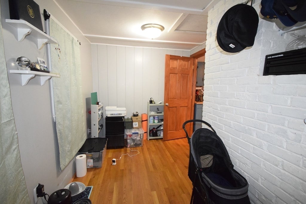 16 Circuit Rd E, Yarmouth, MA Photo #10