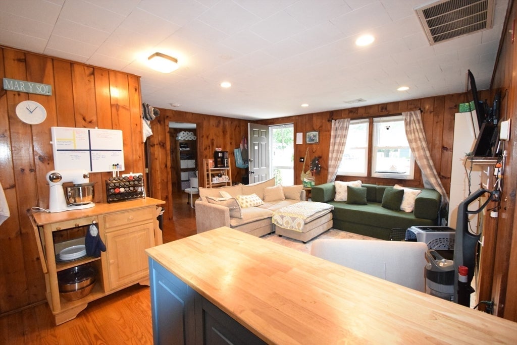 16 Circuit Rd E, Yarmouth, MA Photo #6