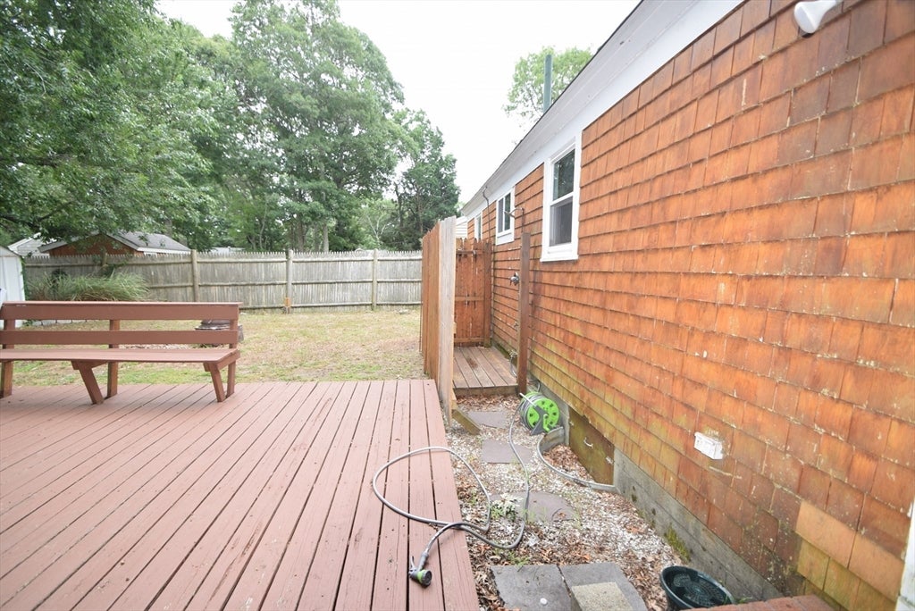 16 Circuit Rd E, Yarmouth, MA Photo #13