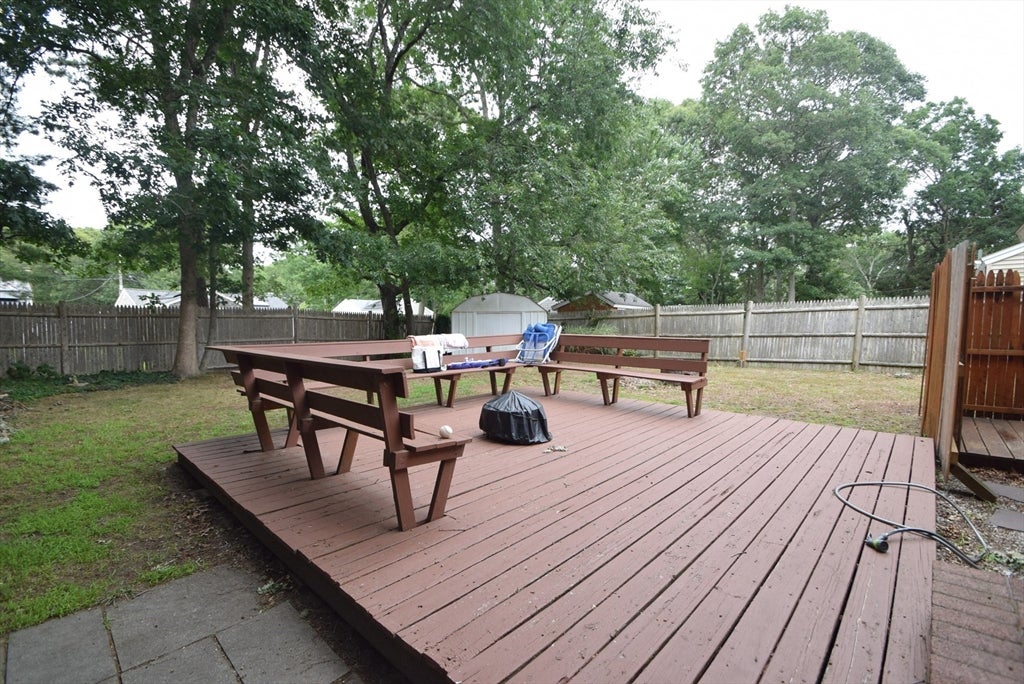 16 Circuit Rd E, Yarmouth, MA Photo #11