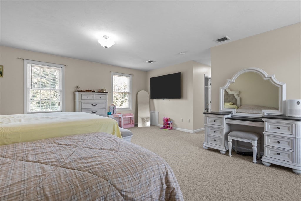 30 Willow Creek Dr, Attleboro, MA Photo #35