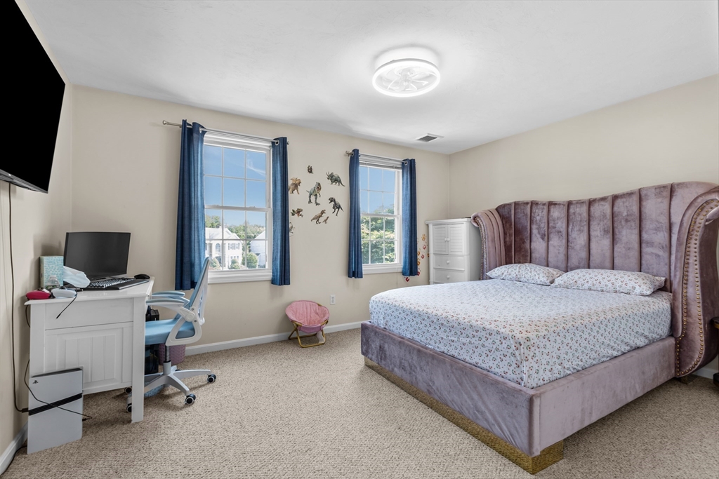30 Willow Creek Dr, Attleboro, MA Photo #28