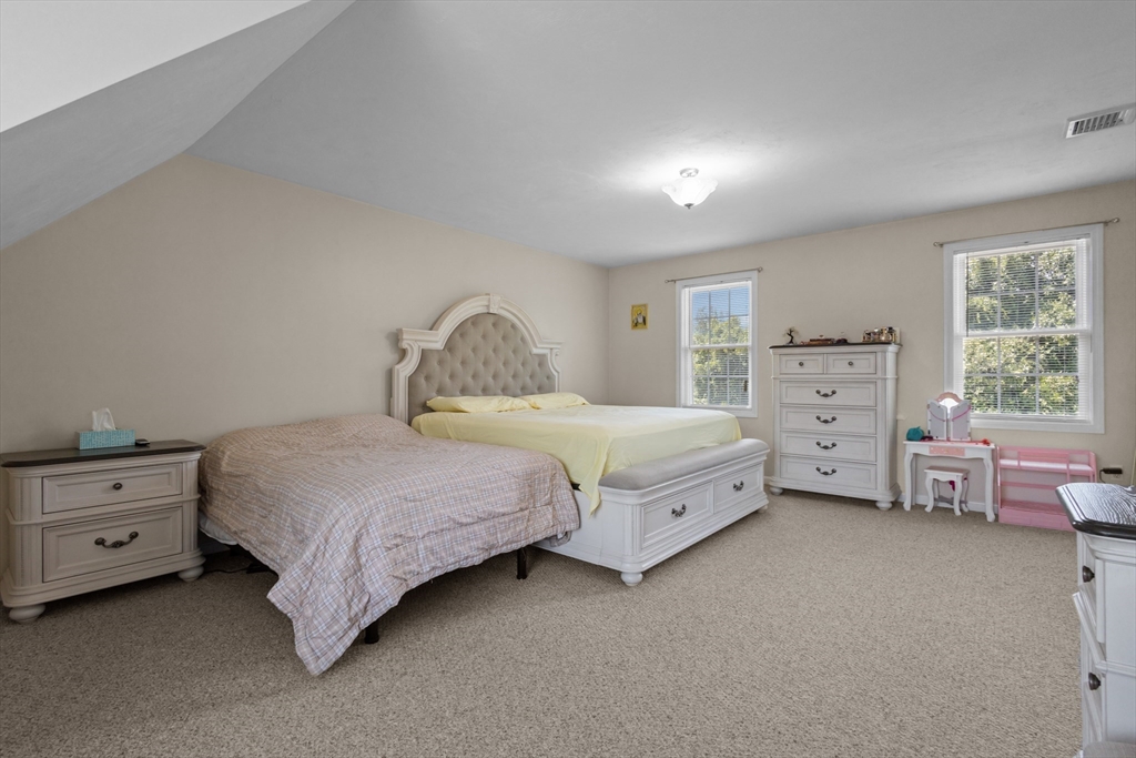 30 Willow Creek Dr, Attleboro, MA Photo #34
