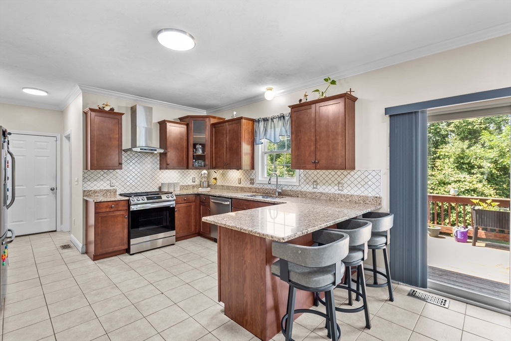 30 Willow Creek Dr, Attleboro, MA Photo #8