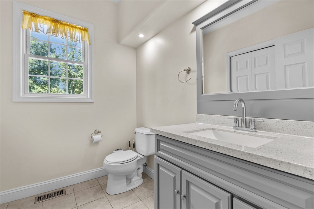 30 Willow Creek Dr, Attleboro, MA Photo #13