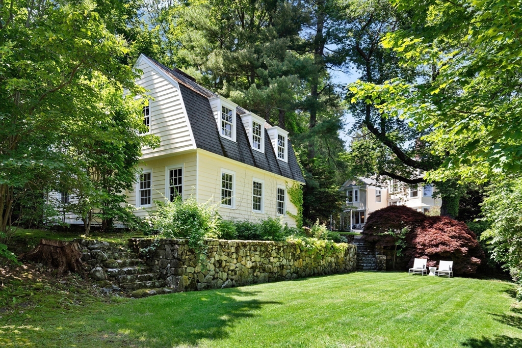 10 Eliot Road