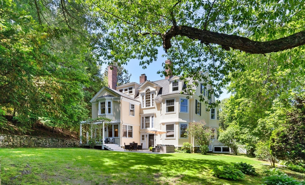 10 Eliot Road